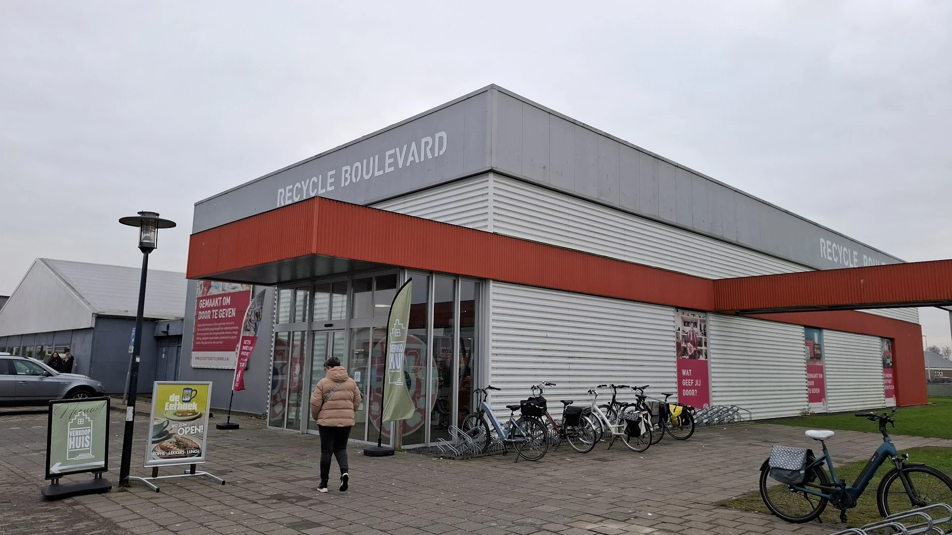 Kringloopwinkel Kringloopwinkel Estafette Recycle Boulevard Leeuwarden in Leeuwarden