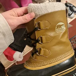 Bezoeker foto van Kringloopwinkel Estafette Recycle Boulevard Leeuwarden in Leeuwarden