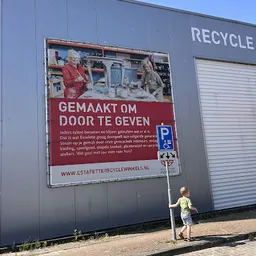 Bezoeker foto van Kringloopwinkel Estafette Recycle Boulevard Leeuwarden in Leeuwarden