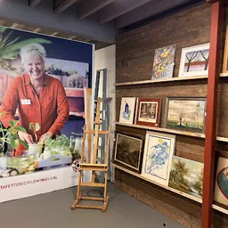 Bezoeker foto van Kringloopwinkel Estafette Recycle Boulevard Leeuwarden in Leeuwarden