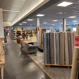 Bezoeker foto van Kringloopwinkel Estafette Recycle Boulevard Leeuwarden in Leeuwarden