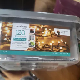 Verpakte LED-lichtsnoer met 120 diamantlampjes, 4,9 meter lang, geschikt voor binnen en buiten