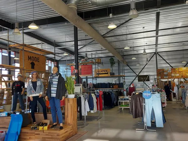 Kringloopwinkel Estafette recyclewinkel Oosterwolde in Oosterwolde