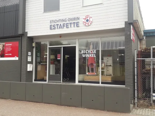 Kringloopwinkel Kringloopwinkel Estafette recyclewinkel Sint Annaparochie in Sint Annaparochie