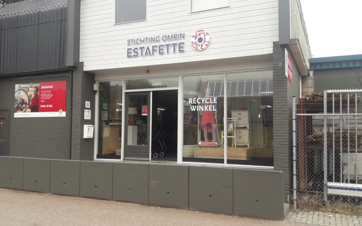 Kringloopwinkel Kringloopwinkel Estafette recyclewinkel Sint Annaparochie in Sint Annaparochie