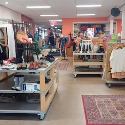 Bezoeker foto van Kringloopwinkel Estafette recyclewinkel Sint Annaparochie in Sint Annaparochie