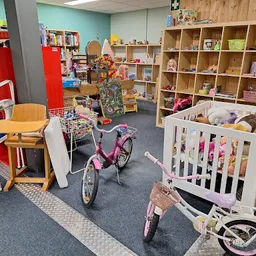 Bezoeker foto van Kringloopwinkel Estafette recyclewinkel Sint Annaparochie in Sint Annaparochie