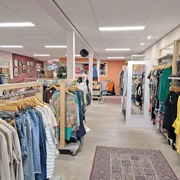Bezoeker foto van Kringloopwinkel Estafette recyclewinkel Sint Annaparochie in Sint Annaparochie