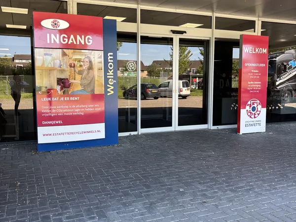 Kringloopwinkel Kringloopwinkel Estafette recyclewinkel Sneek in Sneek