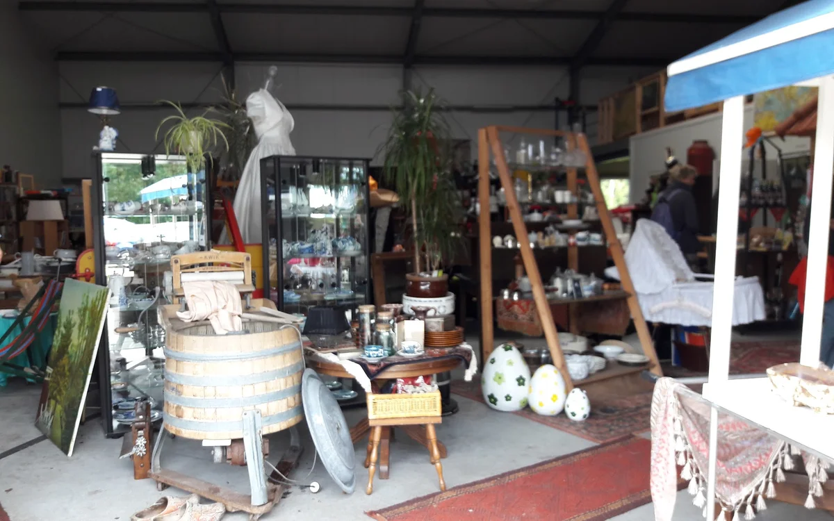 Kringloopwinkel Kringloopwinkel Even Kieken in Vlagtwedde