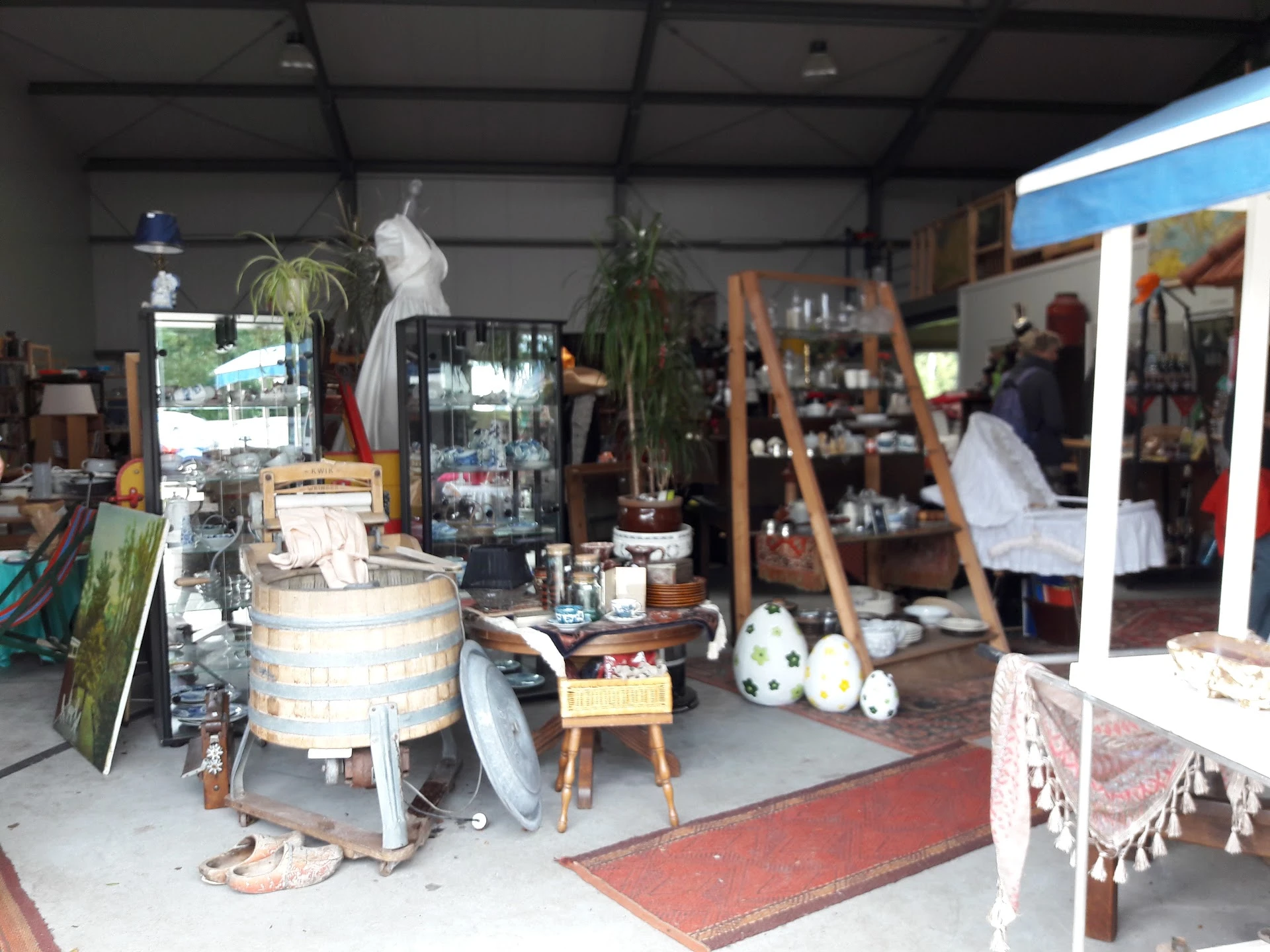 Kringloopwinkel Kringloopwinkel Even Kieken in Vlagtwedde