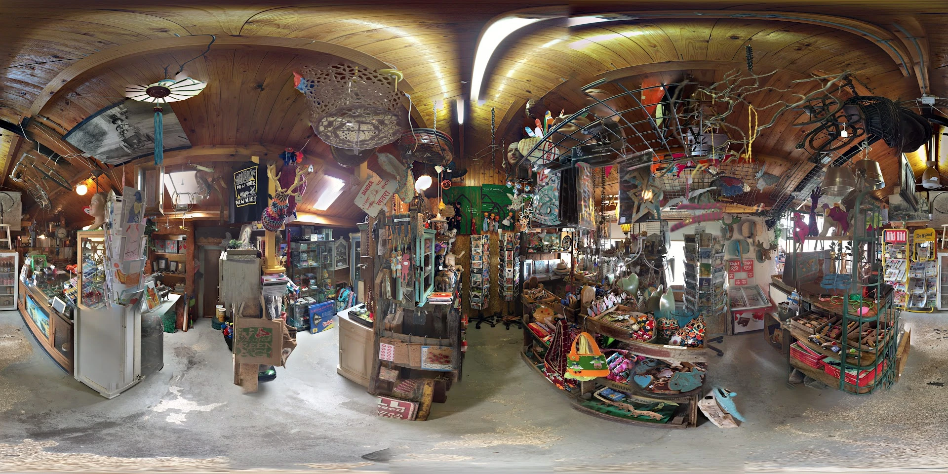 Kringloopwinkel Ferini Nieuwvliet Vintage Theater Kunst Tweedehands Boeken Kado in Nieuwvliet