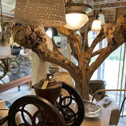 Bezoeker foto van Ferini Nieuwvliet Vintage Theater Kunst Tweedehands Boeken Kado in Nieuwvliet