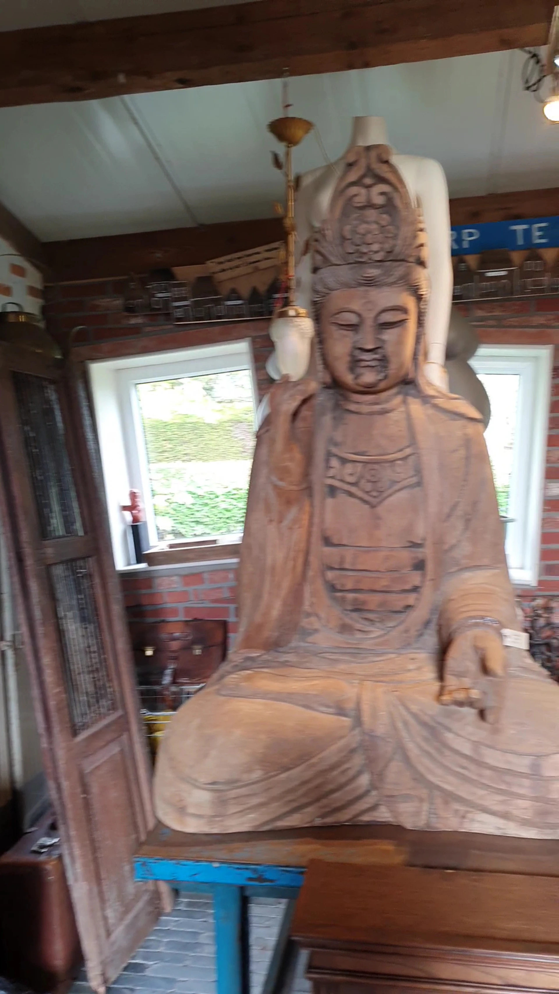 Kringloopwinkel Ferini Nieuwvliet Vintage Theater Kunst Tweedehands Boeken Kado in Nieuwvliet