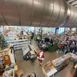 Bezoeker foto van Foenix Kringloop & Reintegratie in Apeldoorn