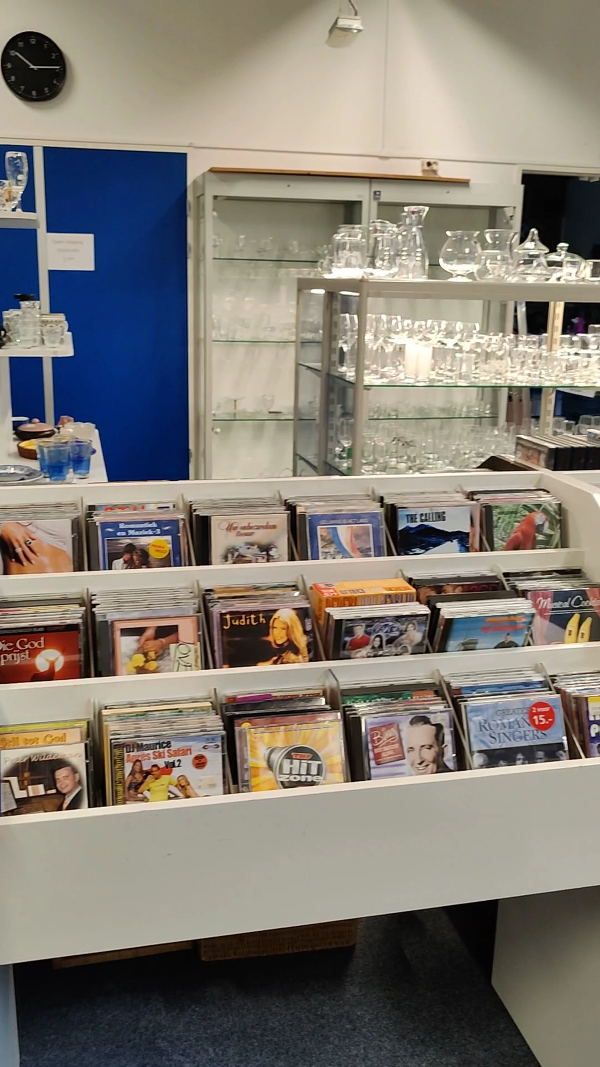 Foundation Kringloopcentrum Circle in Nunspeet met tweedehands meubels en kleding