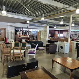 Kringloopwinkel Foundation Thrift Deurne 'Life for Life' in Deurne