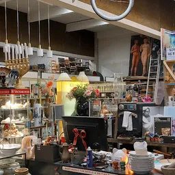 Bezoeker foto van Kringloopwinkel Garage Sale Krommenie in Krommenie