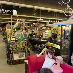 Bezoeker foto van Kringloopwinkel Garage Sale Krommenie in Krommenie