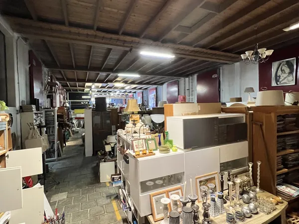 Kringloopwinkel in Den Bommel
