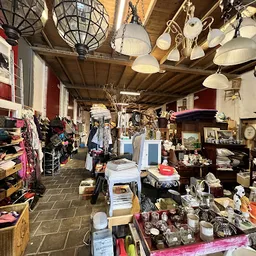 Bezoeker foto van Kringloopwinkel Gebruikt als Nieuw in Den Bommel