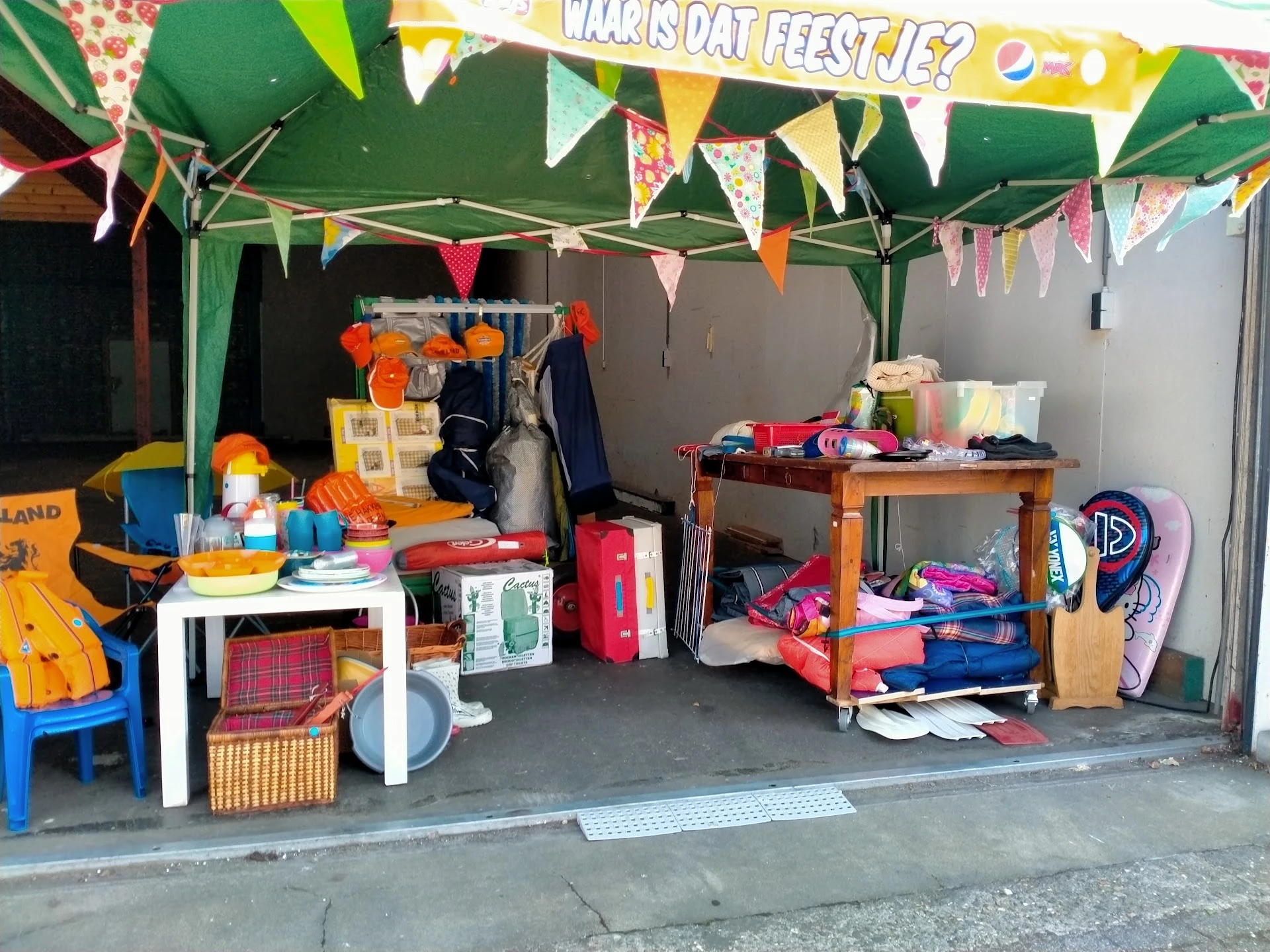 Kringloopwinkel Kringloopwinkel Gebruikt Goed, Ipse de Bruggen in Nieuwkoop