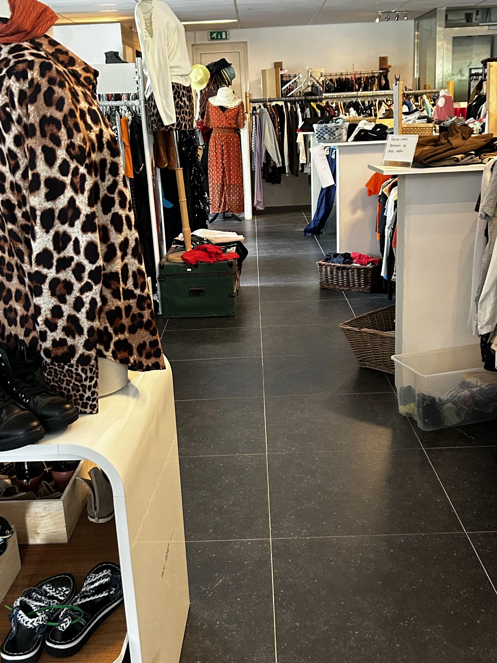 Kringloopwinkel Gemini in Boekel met tweedehands boeken, decoratiemateriaal en huis- en inrichting