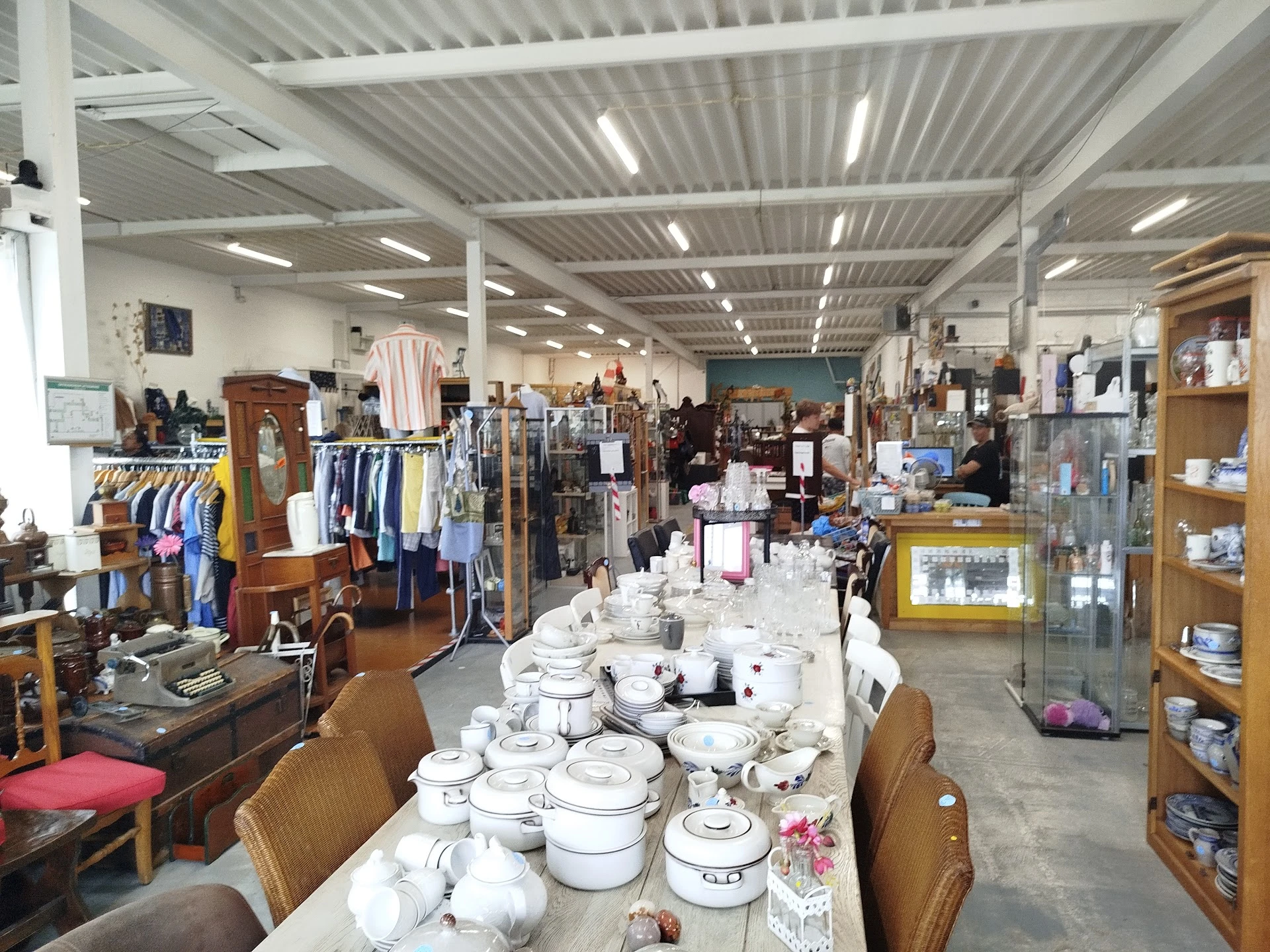 Kringloopwinkel Goed voor Goed Stellendam in Stellendam met tweedehands boeken, cd's en huishoudelijke apparaten