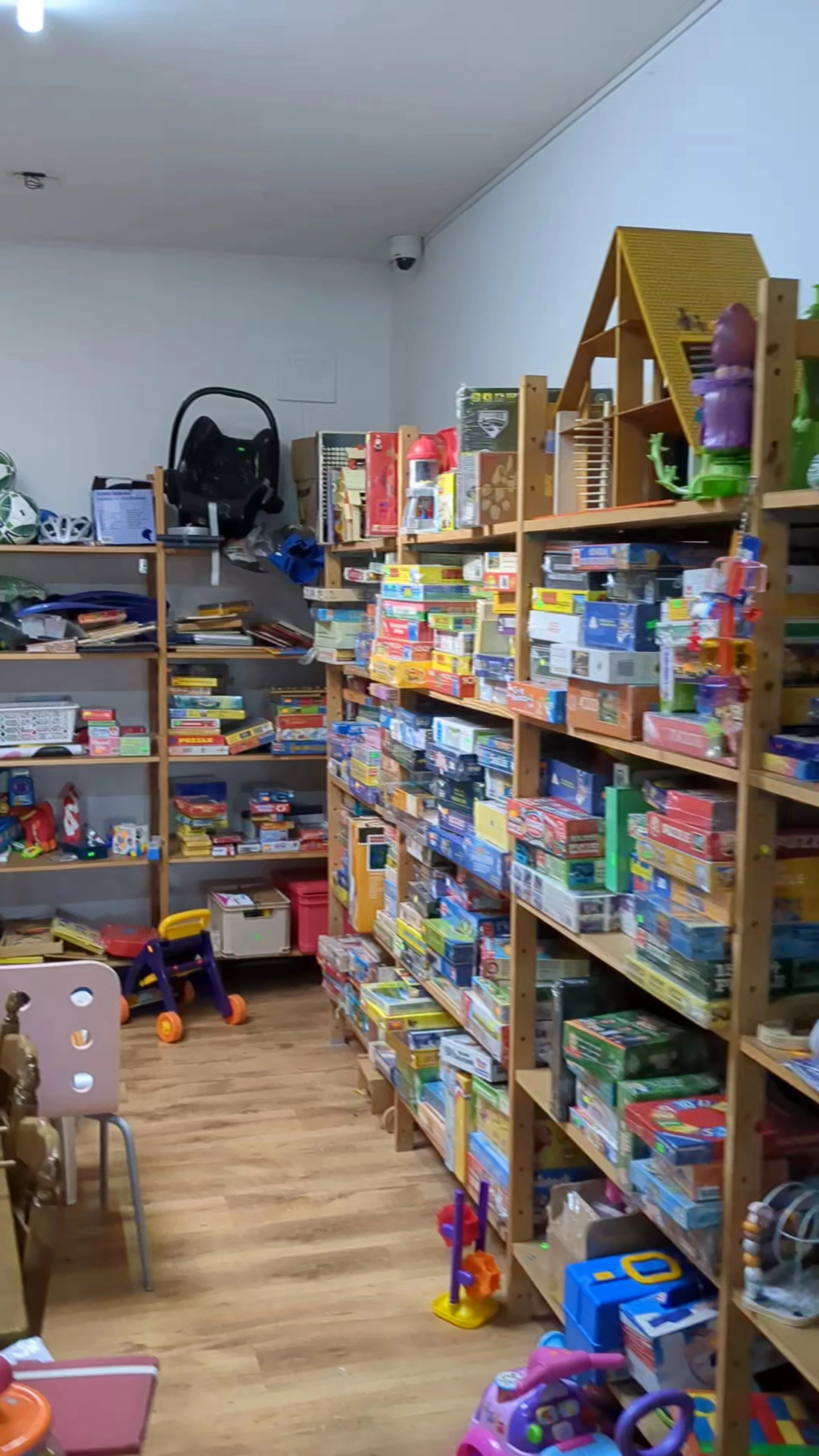 Kringloopwinkel Kringloopwinkel Goederenbank Bergen in Bergen