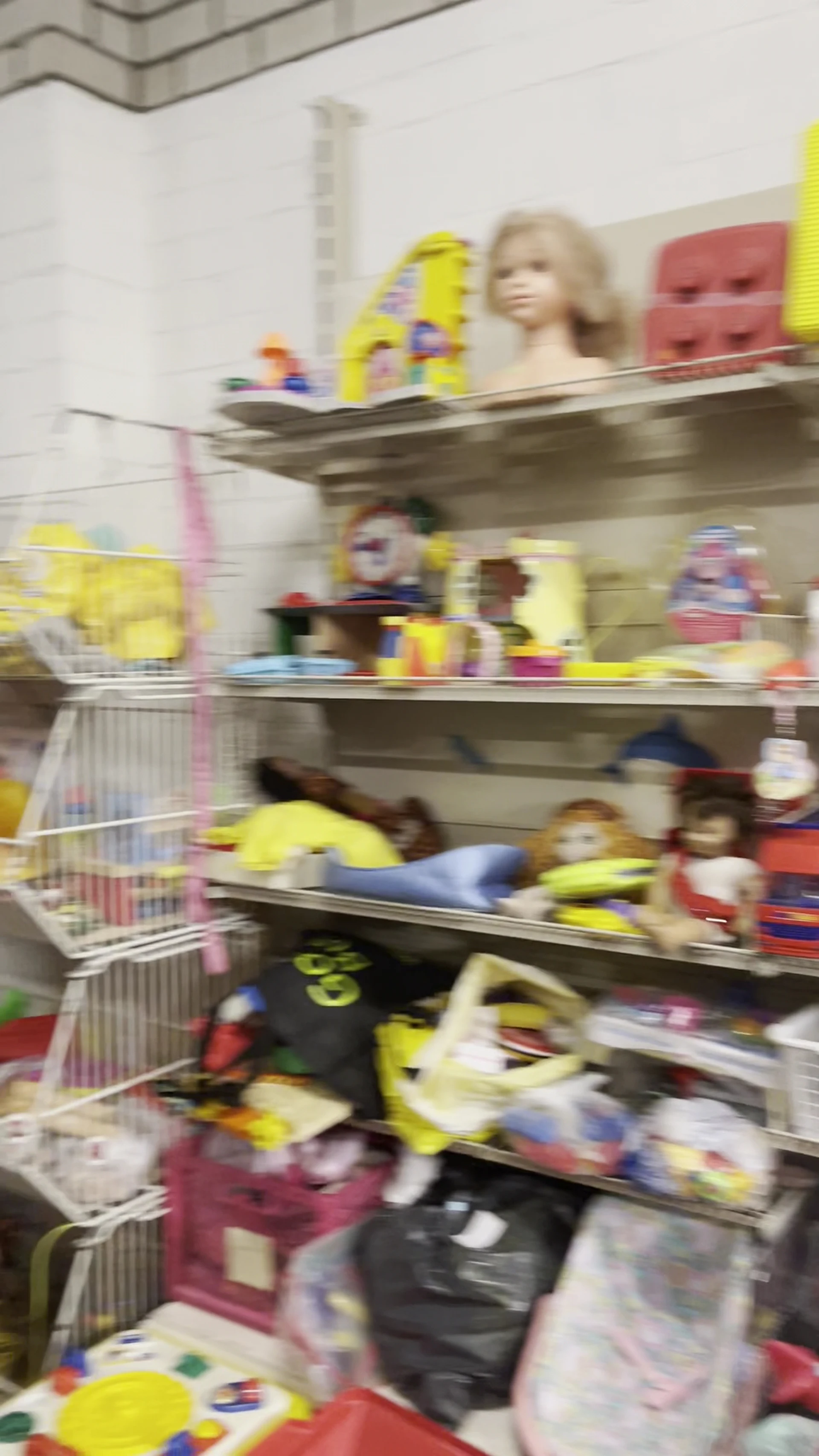 Goesting kringloop in Goes met tweedehands accessoires, boeken en elektronica