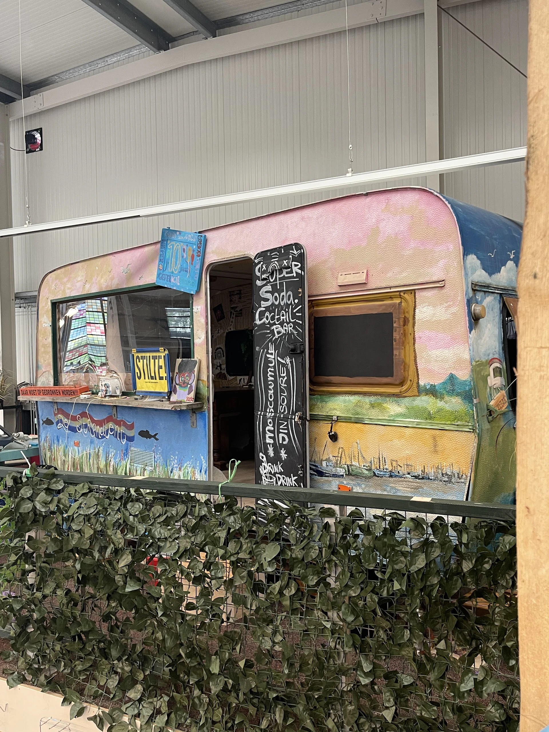 Good For Good in Oude-Tonge met tweedehands meubels en kleding