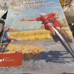 Verpakt kunstwerk met afbeelding van personen op fiets in landschap