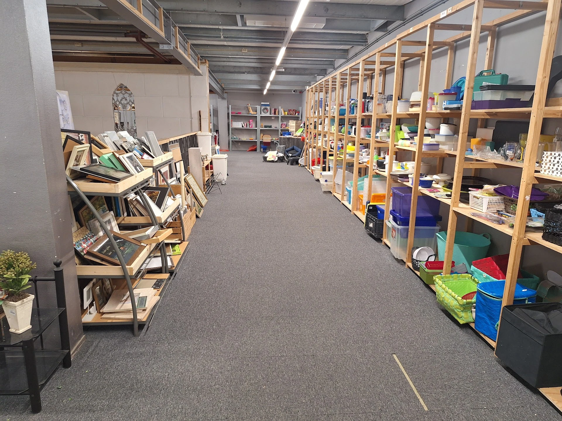 Kringloopwinkel Kringloopwinkel GoudGoed Winsum in Winsum