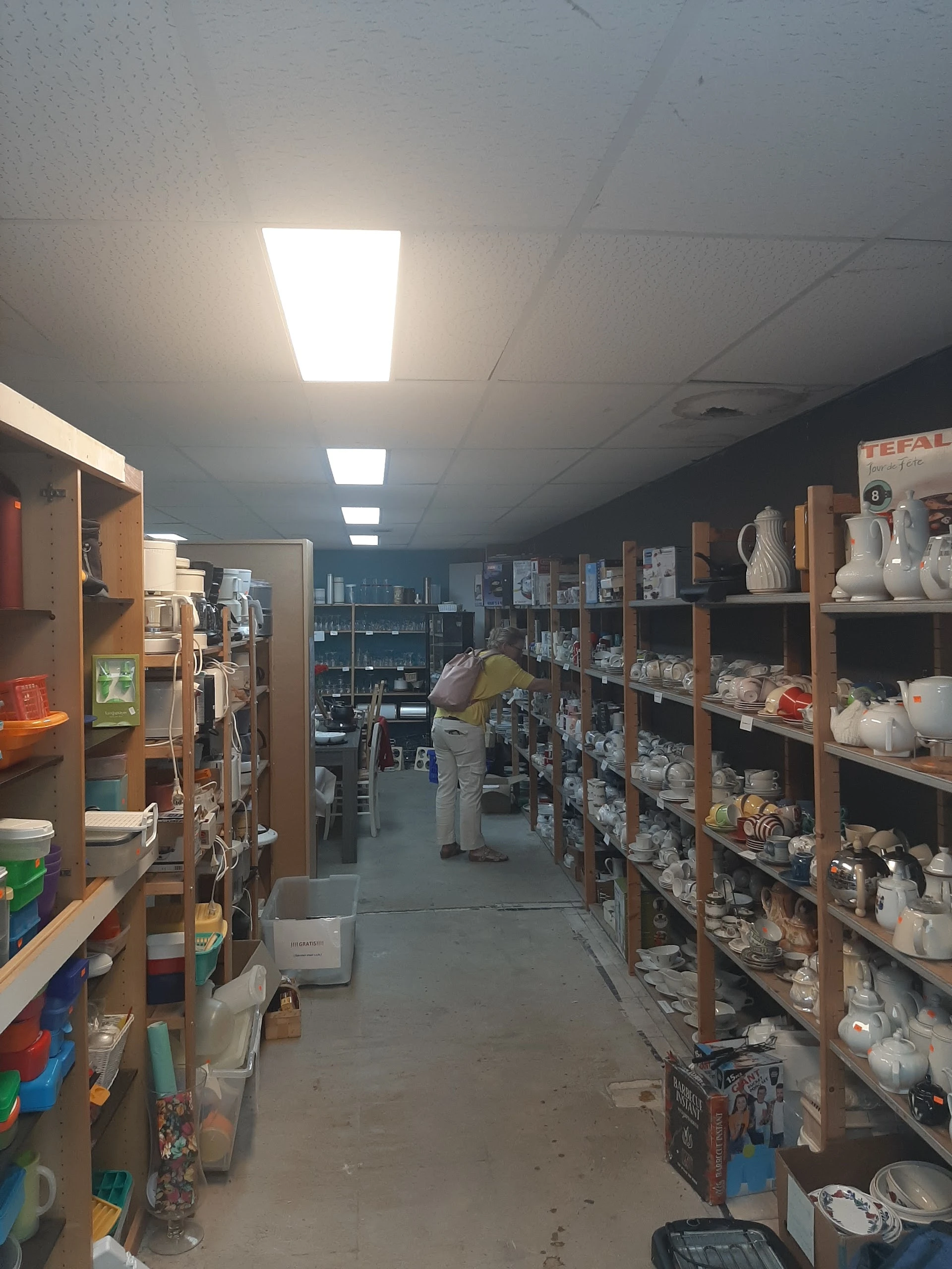 Granny’s Snuffelshop in Rhenen met tweedehands meubels en kleding