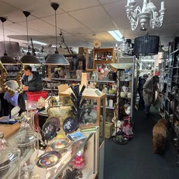 Bezoeker foto van Kringloopwinkel Habbekrats in Hendrik-Ido-Ambacht