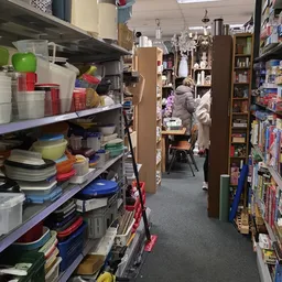 Bezoeker foto van Kringloopwinkel Habbekrats in Hendrik-Ido-Ambacht