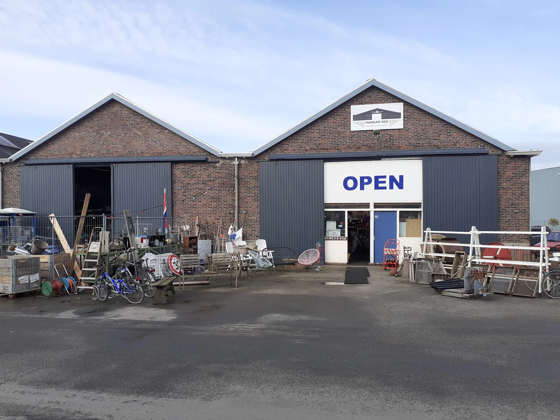 Kringloopwinkel Hangar 050 Brocante Curiosa Kringloop in Aduard