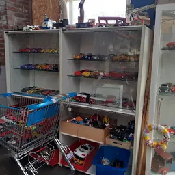 Bezoeker foto van Hangar 050 Brocante Curiosa Kringloop in Aduard