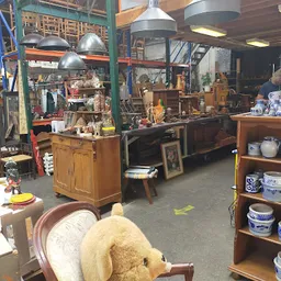 Bezoeker foto van Hangar 050 Brocante Curiosa Kringloop in Aduard