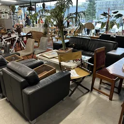 Kringloopwinkel Kringloopwinkel Henkie's tweedehands hoekie in Breda