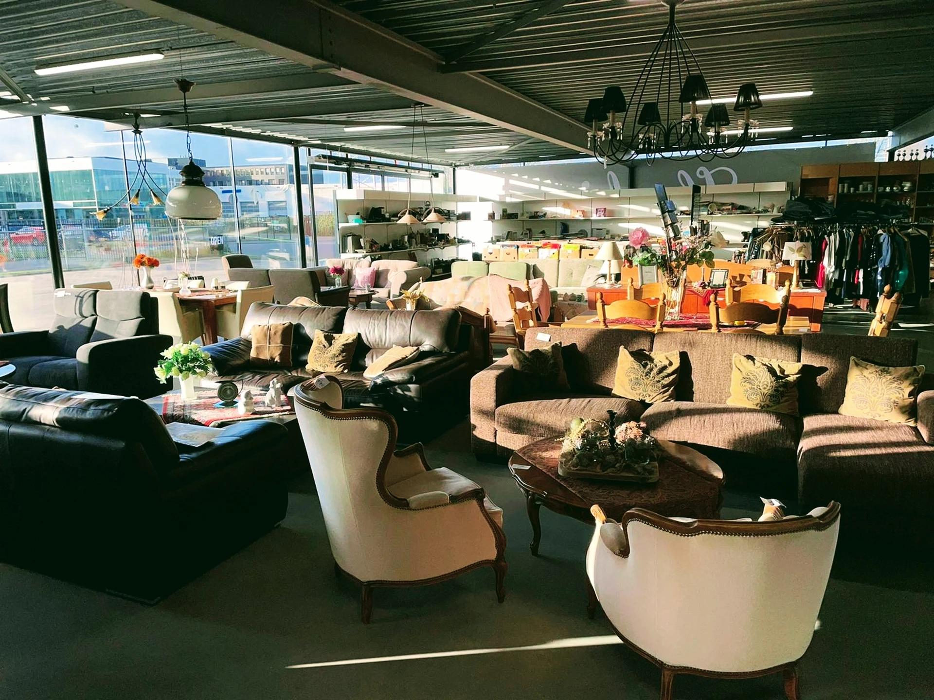 Foto gedeeld door eigenaar van Kringloopwinkel Henkie's tweedehands hoekie in Breda