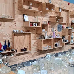 Bezoeker foto van Kringloopwinkel Het Circulaire Ambachtscentrum in Leidschendam