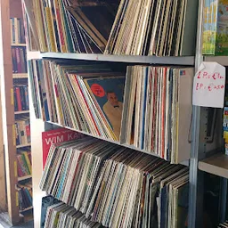 Bezoeker foto van Kringloopwinkel Het Keer(n)punt Stichting Interkerk in Zwaag