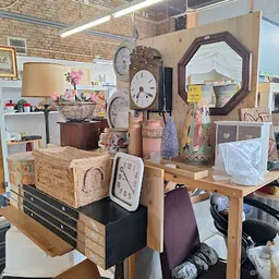 Bezoeker foto van Kringloopwinkel Het Keer(n)punt Stichting Interkerk in Zwaag