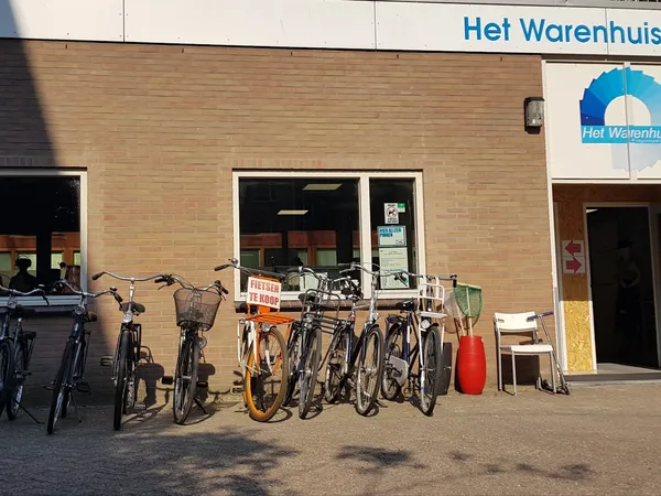 Kringloopwinkel Het Warenhuis Kringloop Zuidwest in Leiden