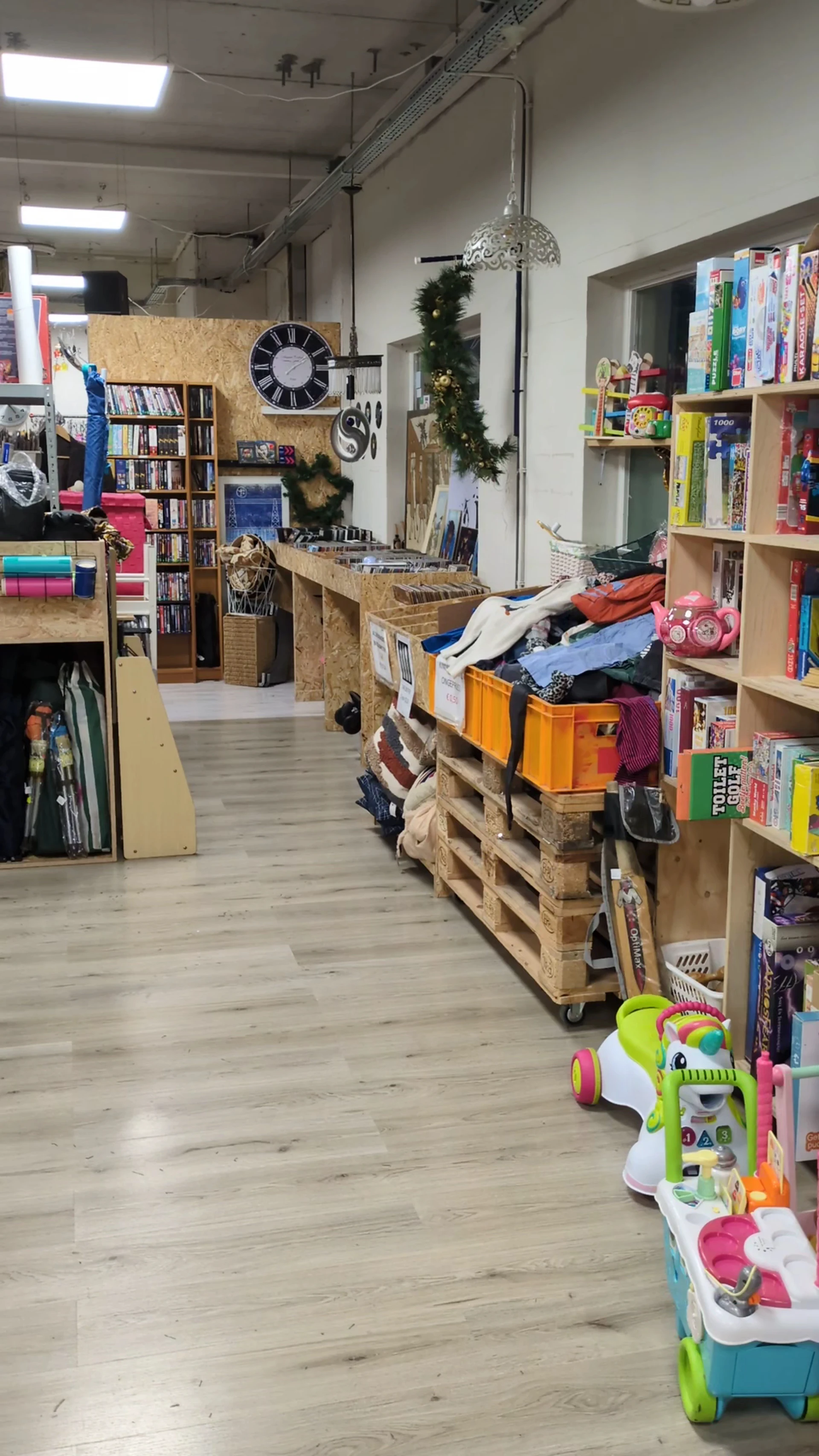 Kringloopwinkel Het Warenhuis Kringloop Zuidwest in Leiden