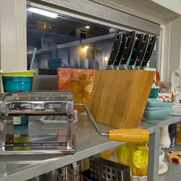 Bezoeker foto van Het Warenhuis Kringloop Zuidwest in Leiden