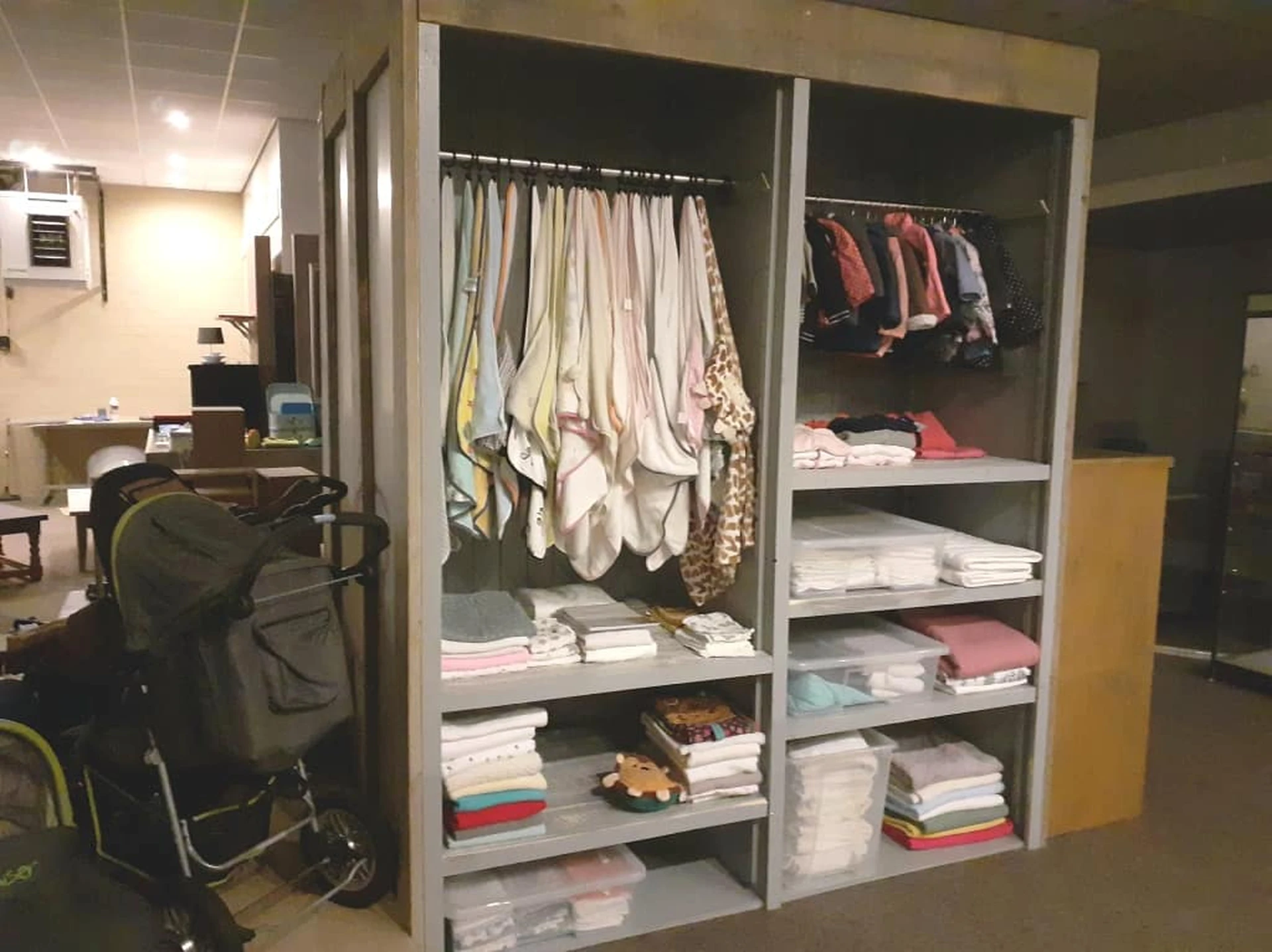 Kringloopwinkel HetBabyGoed in Huissen met tweedehands babyartikelen, babykleding en dinky toys