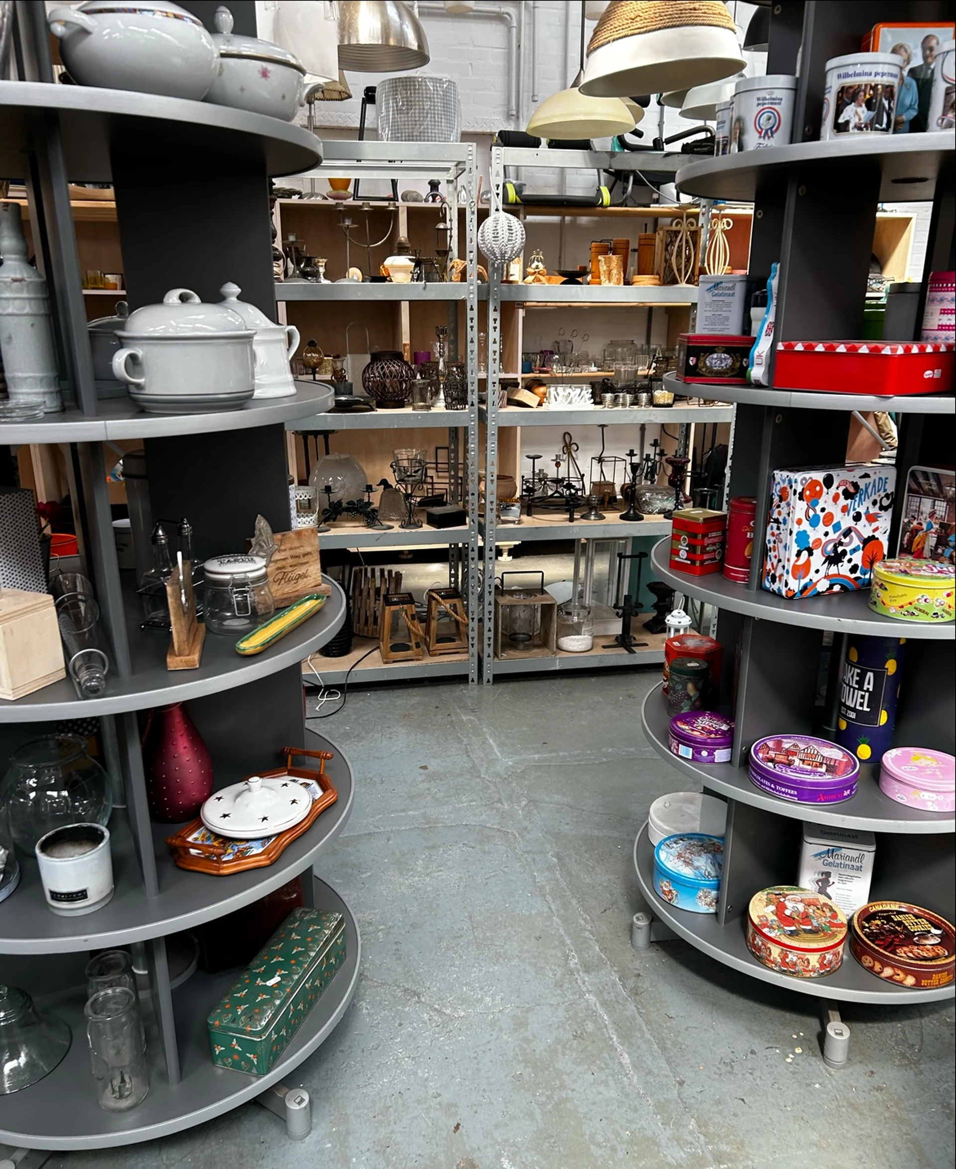 Kringloopwinkel Hiva Zelhem in Zelhem met tweedehands boeken, huishoudelijke apparaten en kleding