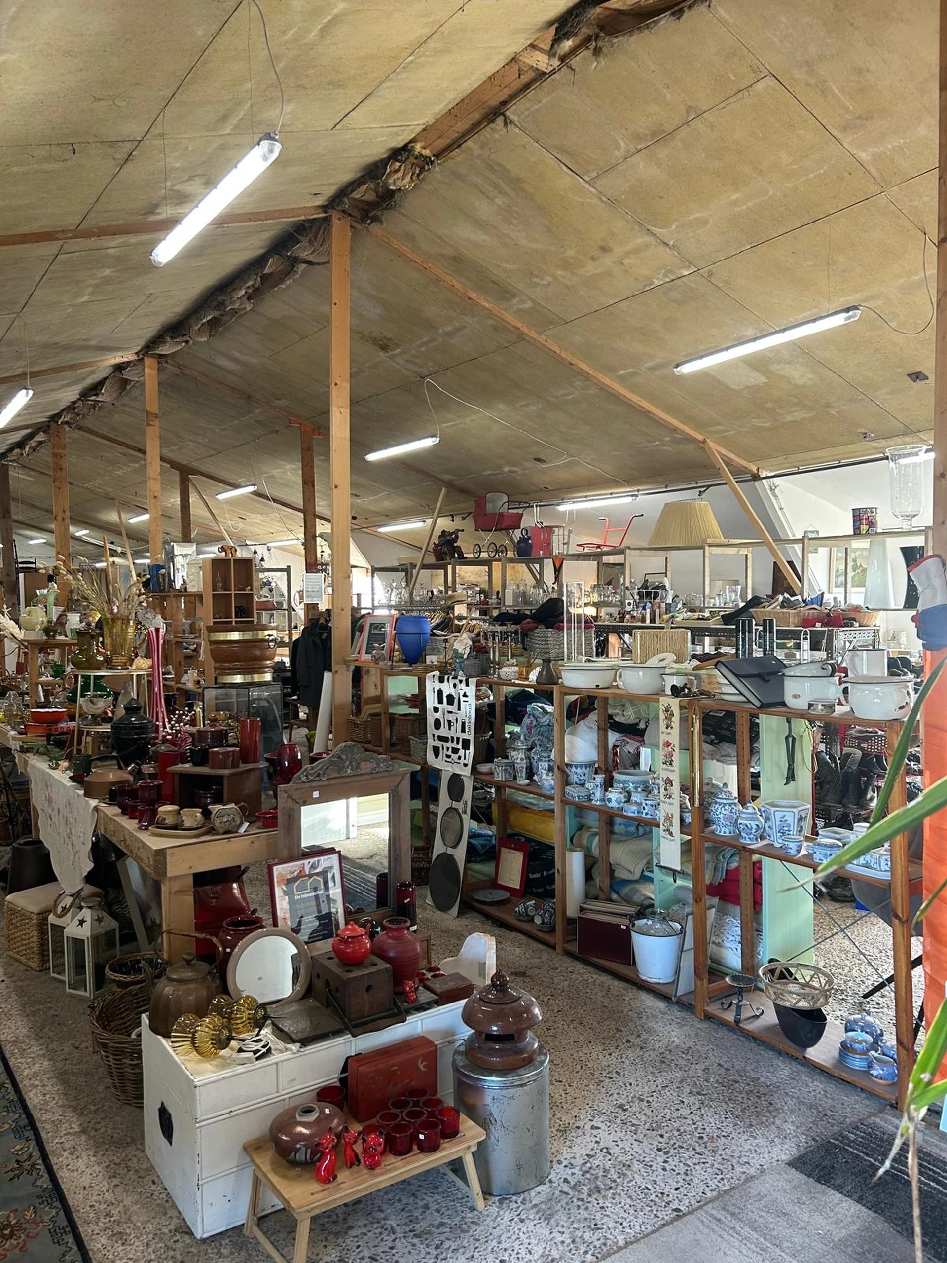 Kringloopwinkel Inboedelhal | Woningontruiming & Kringloopwinkel in Oudehaske